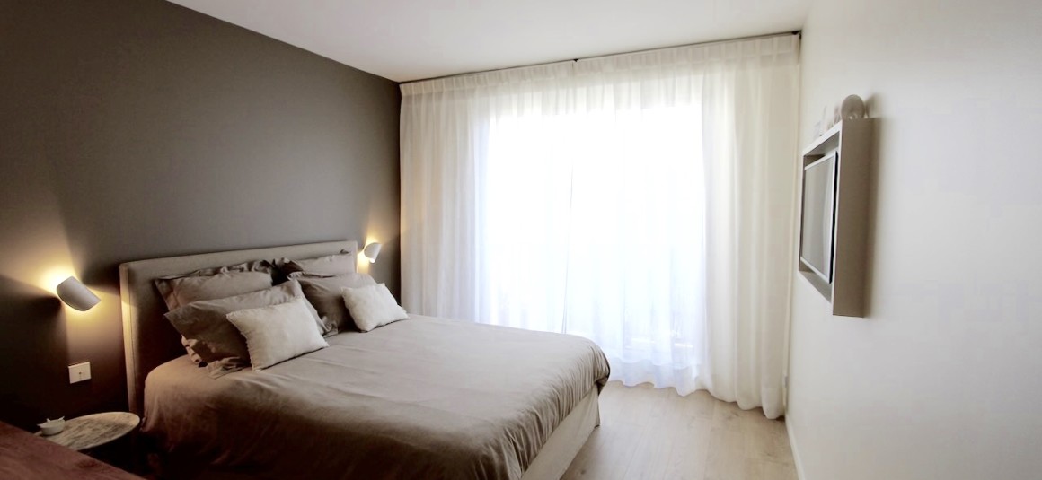 MEUBLÉ – 1 chambre – 55 m2 + Grande terrasse 21 m2 – Paris 17ème – Rue des Ternes – 6ème étage ascenseur – Loyer charges comprises : 2.790 € (chauffage et eau chaude compris et internet compris) – Possibilité parking en sus
