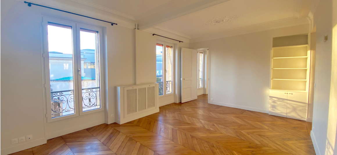 LOCATION VIDE – RÉFECTION TOTALE – VUE TOUR EIFFEL – 2 chambres – Paris 16ème – ALMA MARCEAU – 75 m2 – 4ème étage avec ascenseur – Loyer charges comprises : 3.000 € (dont 250 € provisions pour charges) PARKING dans l’impasse compris