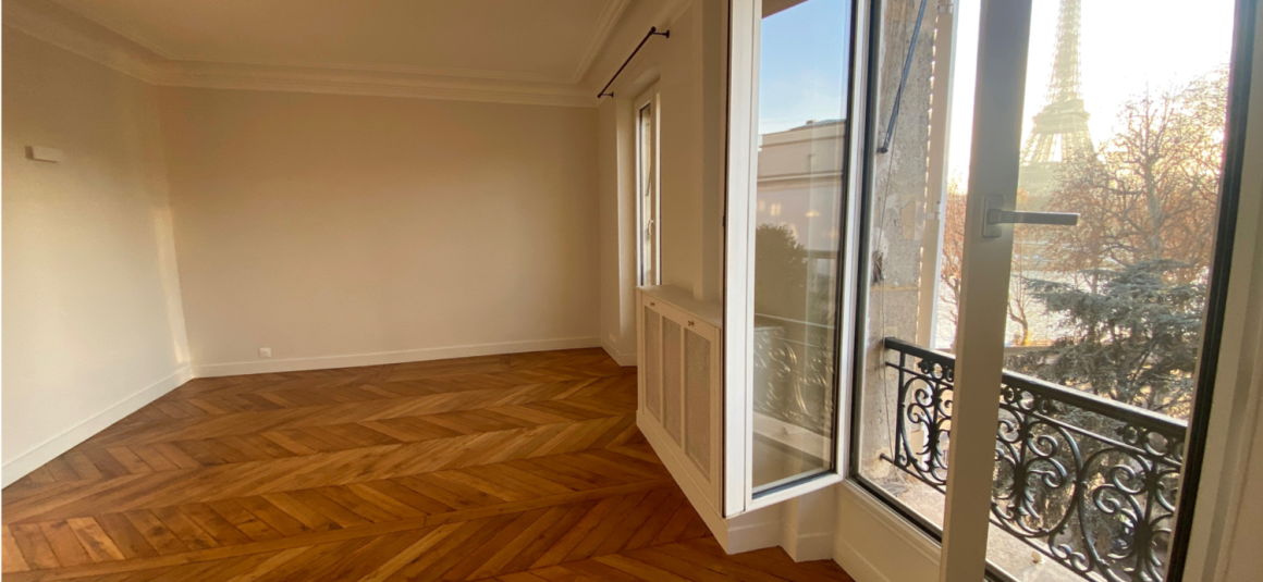 LOCATION VIDE – RÉFECTION TOTALE – VUE TOUR EIFFEL – 2 chambres – Paris 16ème – ALMA MARCEAU – 75 m2 – 4ème étage avec ascenseur – Loyer charges comprises : 3.000 € (dont 250 € provisions pour charges) PARKING dans l’impasse compris