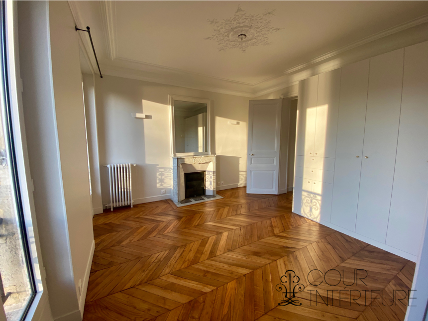 LOCATION VIDE – RÉFECTION TOTALE – VUE TOUR EIFFEL – 2 chambres – Paris 16ème – ALMA MARCEAU – 75 m2 – 4ème étage avec ascenseur – Loyer charges comprises : 3.000 € (dont 250 € provisions pour charges) PARKING dans l’impasse compris