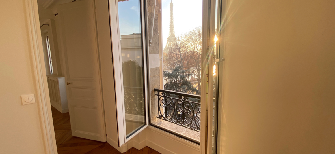 LOCATION VIDE – RÉFECTION TOTALE – VUE TOUR EIFFEL – 2 chambres – Paris 16ème – ALMA MARCEAU – 75 m2 – 4ème étage avec ascenseur – Loyer charges comprises : 3.000 € (dont 250 € provisions pour charges) PARKING dans l’impasse compris