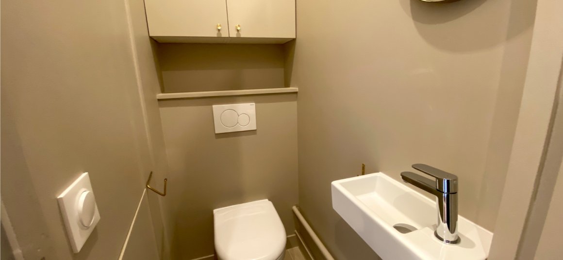 LOCATION VIDE – RÉFECTION TOTALE – VUE TOUR EIFFEL – 2 chambres – Paris 16ème – ALMA MARCEAU – 75 m2 – 4ème étage avec ascenseur – Loyer charges comprises : 3.000 € (dont 250 € provisions pour charges) PARKING dans l’impasse compris