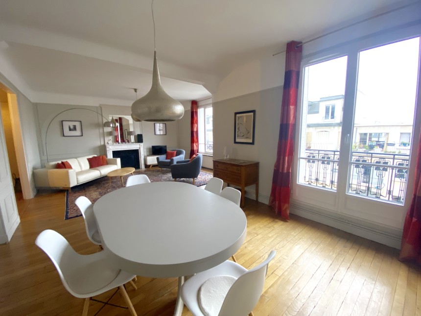 MEUBLÉ – 2 chambres + 1 bureau – Paris 17e – Quartier LEVIS – 107 m2 avec balcon / terrasse – 7ème étage ascenseur – Loyer cc : 3.700 euros