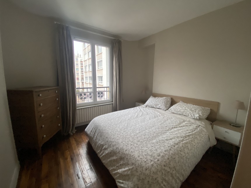 MEUBLÉ – 2 chambres + 1 bureau – Paris 17e – Quartier LEVIS – 107 m2 avec balcon / terrasse – 7ème étage ascenseur – Loyer cc : 3.700 euros