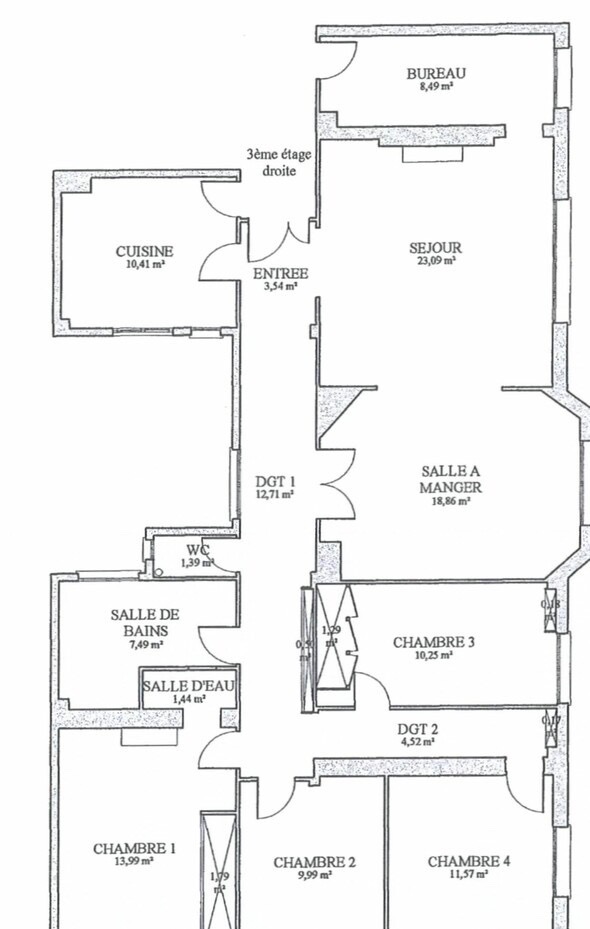 MEUBLÉ – 4 chambres – 142 m2 – 92 Neuilly sur Seine – Rue Perronet – Métro : Pont de Neuilly – 3e étage sans ascenseur – Loyer charges comprises : 4.254 euros