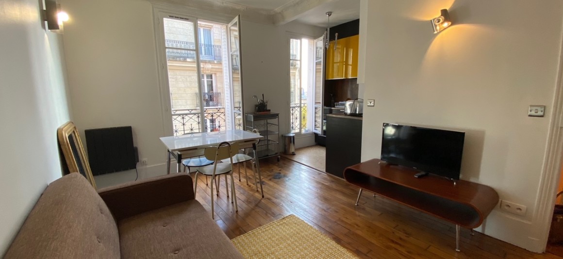 MEUBLÉ – 1 chambre – 35,1 m2 – Lamarck – Rue Simon Dereure – Paris 18ème – 4ème étage ascenseur – Loyer charges comprises : 1.400 € (Internet en sus)