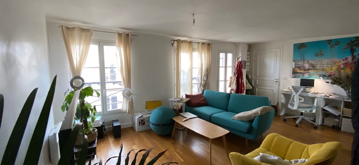 VIDE – 2 chambres – Paris 9ème  – 53 m2 (63 m2 au sol) – Rue Trévise / Square Montholon – 6ème et dernier étage avec ascenseur – Loyer charges comprises : 1.810 euros