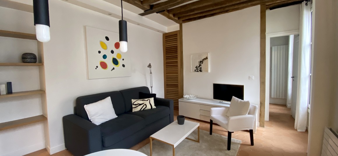MEUBLÉ – 1 chambre – 32 m2 – Rue Saint Dominique – Paris 7ème – 3ème étage avec ascenseur – Loyer charges comprises : 1.990 €