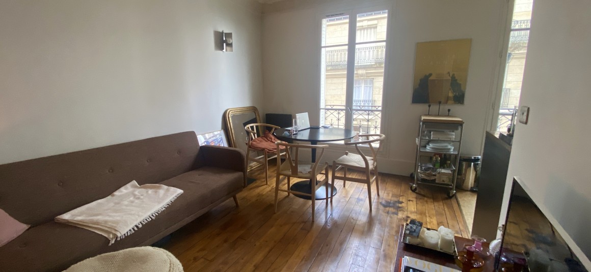 MEUBLÉ – 1 chambre – 35,1 m2 – Lamarck – Rue Simon Dereure – Paris 18ème – 4ème étage ascenseur – Loyer charges comprises : 1.400 € (Internet en sus)