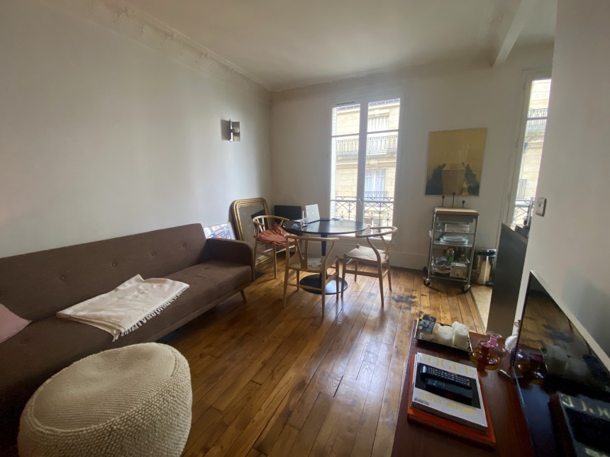 MEUBLÉ – 1 chambre – 35,1 m2 – Lamarck – Rue Simon Dereure – Paris 18ème – 4ème étage ascenseur – Loyer charges comprises : 1.400 € (Internet en sus)