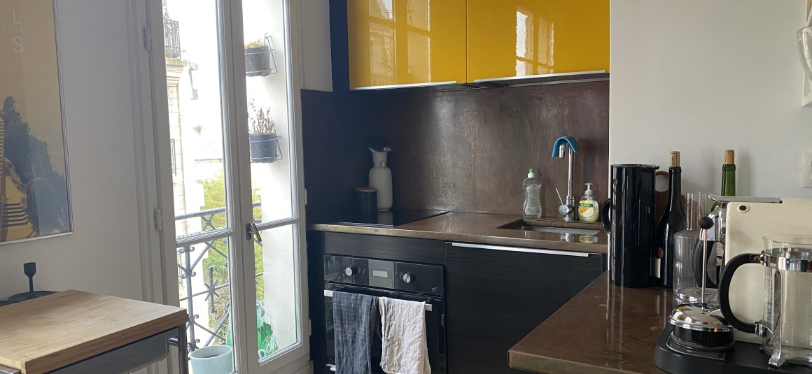 MEUBLÉ – 1 chambre – 35,1 m2 – Lamarck – Rue Simon Dereure – Paris 18ème – 4ème étage ascenseur – Loyer charges comprises : 1.400 € (Internet en sus)