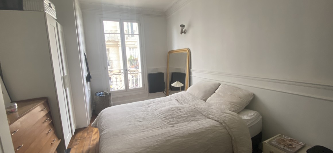 MEUBLÉ – 1 chambre – 35,1 m2 – Lamarck – Rue Simon Dereure – Paris 18ème – 4ème étage ascenseur – Loyer charges comprises : 1.400 € (Internet en sus)