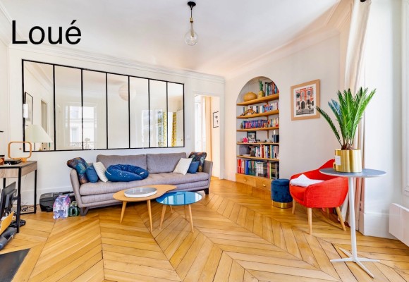 MEUBLÉ – 1 chambre – 3 pièces – Paris 17ème – 58 m2 – Coeur Village Batignolles – Rue Legendre – 3e étage avec ascenseur – Loyer charges comprises : 2.250 euros