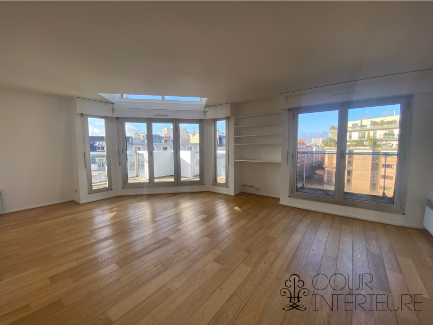 VIDE – 3 chambres – Paris 15ème – Rue de la Convention – 105 m2 + Balcon Terrasse de 12,5 m2 –  7ème et dernier étage avec ascenseur – Double parking en sous-sol – Loyer charges comprises : 3.640 euros cc