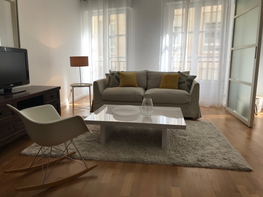 MEUBLÉ – 1 chambre – Paris 1er – Rue Hérold – 58 m2 – 2ème étage avec ascenseur – Loyer charges comprises : 2.250 €