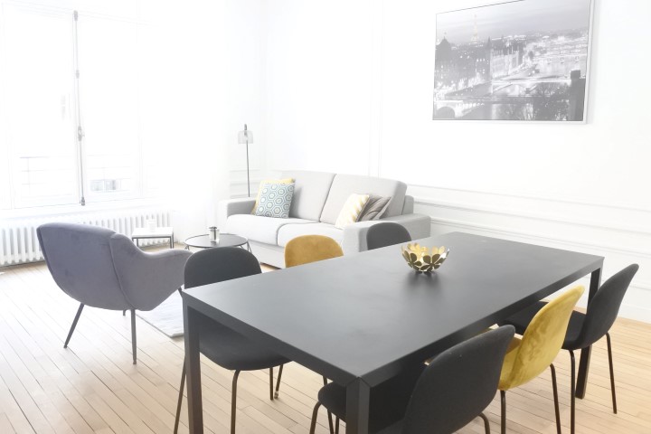 MEUBLÉ – 2 chambres – 92 Neuilly sur Seine – Rue Parmentier – 66 m2 – 1er étage avec ascenseur – Loyer charges comprises : 2.527 €