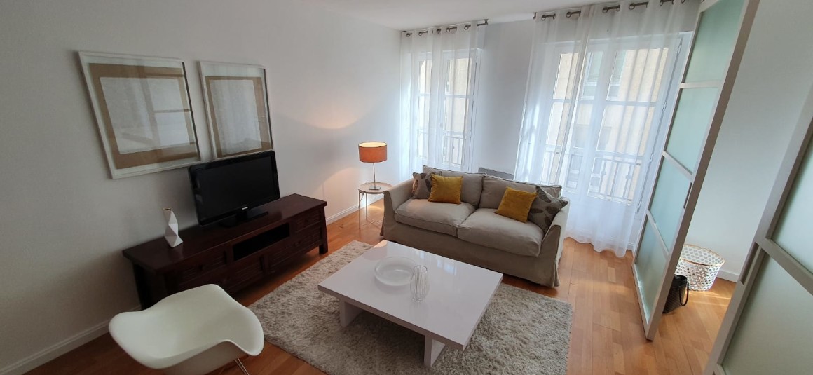MEUBLÉ – 1 chambre – Paris 1er – Rue Hérold – 58 m2 – 2ème étage avec ascenseur – Loyer charges comprises : 2.250 €