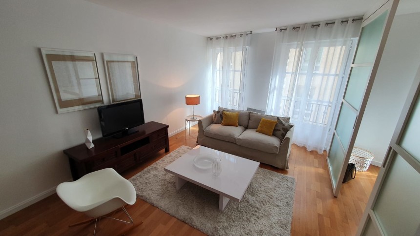 MEUBLÉ – 1 chambre – Paris 1er – Rue Hérold – 58 m2 – 2ème étage avec ascenseur – Loyer charges comprises : 2.250 €