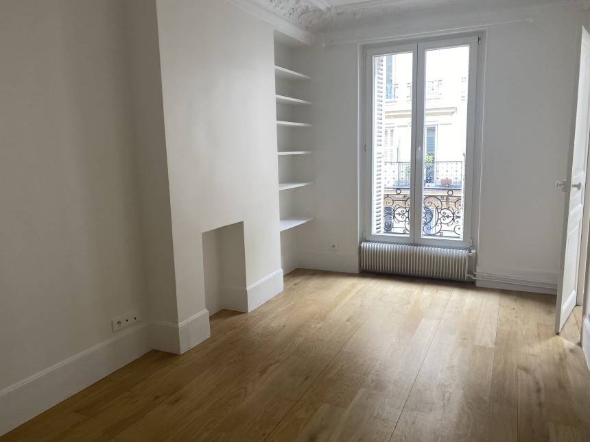 VIDE – 2 chambres – 52 m2 – Paris 17ème – Rue Labie – 2ème étage avec balcon sans ascenseur – Loyer charges comprises : 1.695 euros