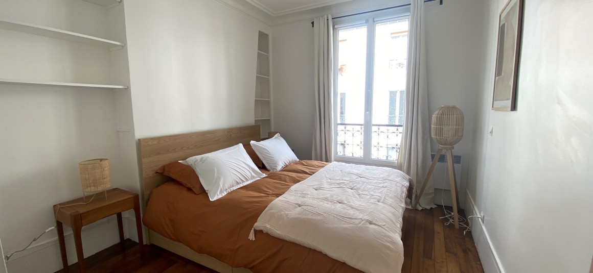 MEUBLÉ – 1 chambre – Paris 17ème – Batignolles – Rue Clairaut – 35 m2 – 4ème étage sans ascenseur – Loyer charges comprises : 1.400 euros