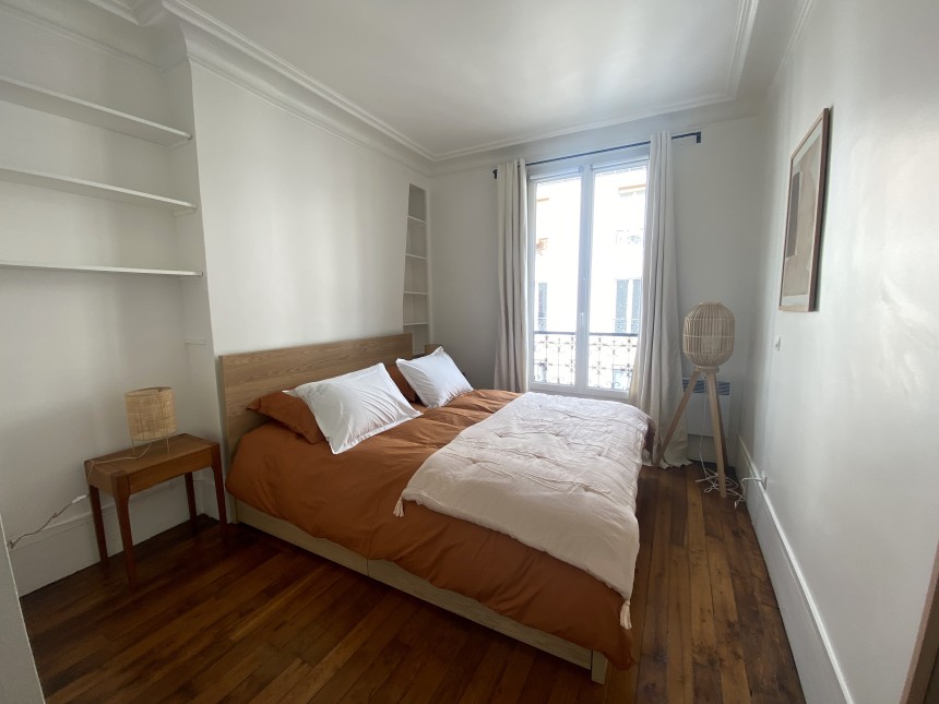 MEUBLÉ – 1 chambre – Paris 17ème – Batignolles – Rue Clairaut – 35 m2 – 4ème étage sans ascenseur – Loyer charges comprises : 1.400 euros