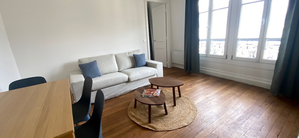 MEUBLÉ – 1 chambre – 39 m2 – Paris 17ème – Villiers / Malesherbes – Rue Jouffroy d’Abbas – 6ème et dernier étage avec ascenseur – Loyer charges comprises : 1.550 euros