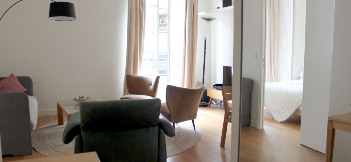 MEUBLÉ – 1 chambre – 46 m2 – Paris 16ème – KLEBER – Rue Dumont d’Urville – 2ème étage sans ascenseur – Loyer charges comprises : 1.972 euros (internet inclus)