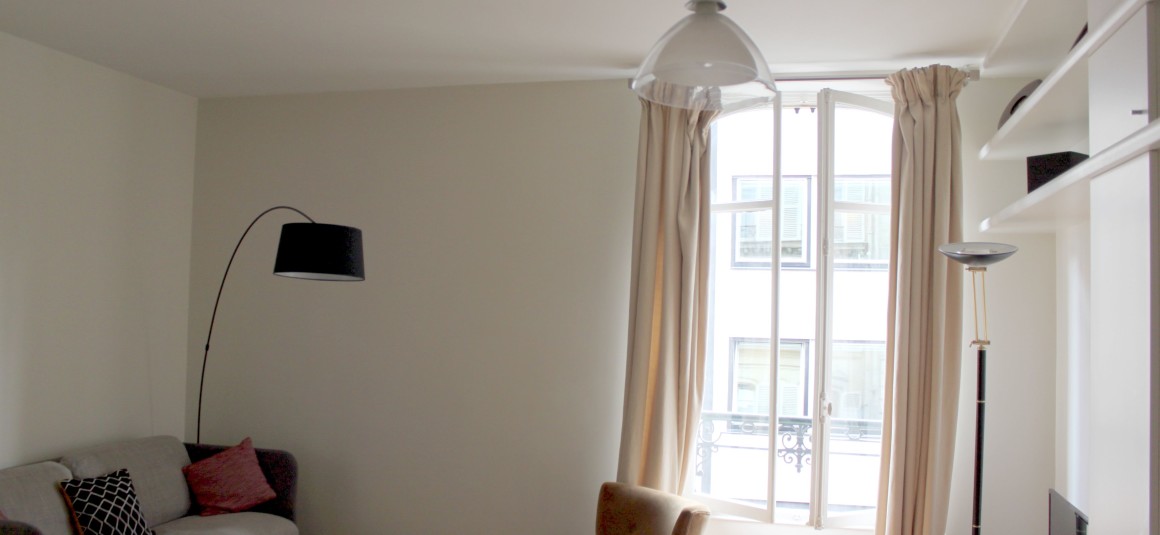 MEUBLÉ – 1 chambre – 46 m2 – Paris 16ème – KLEBER – Rue Dumont d’Urville – 2ème étage sans ascenseur – Loyer charges comprises : 1.972 euros (internet inclus)