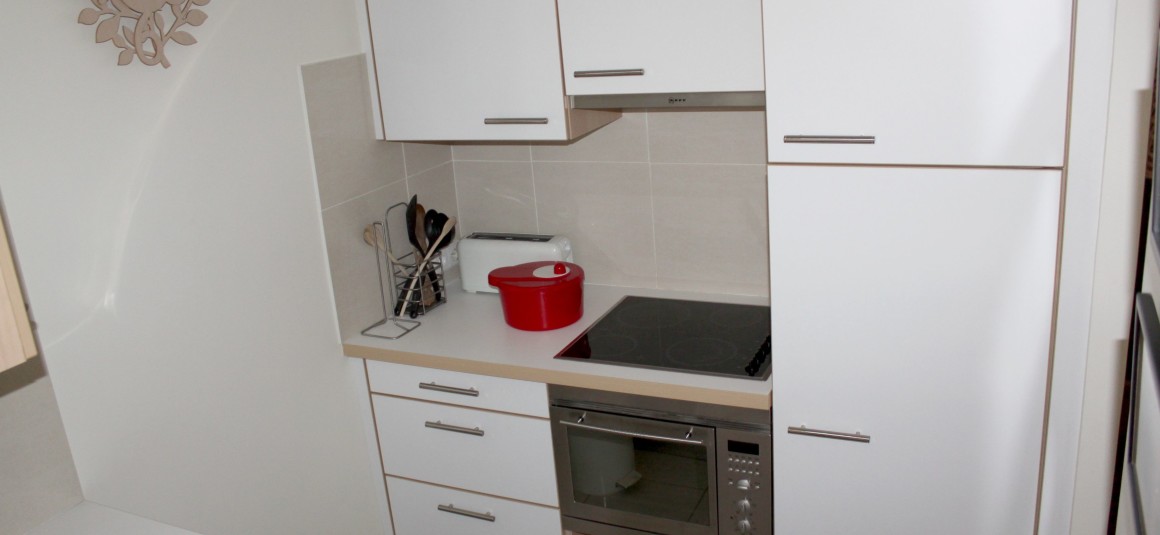 MEUBLÉ – 1 chambre – 46 m2 – Paris 16ème – KLEBER – Rue Dumont d’Urville – 2ème étage sans ascenseur – Loyer charges comprises : 1.972 euros (internet inclus)