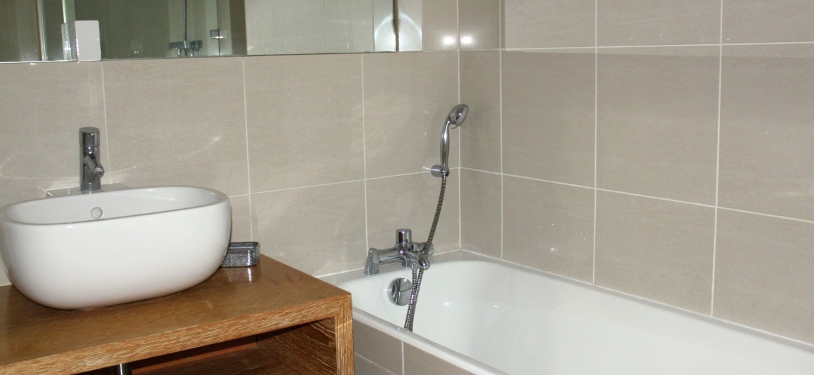 MEUBLÉ – 1 chambre – 46 m2 – Paris 16ème – KLEBER – Rue Dumont d’Urville – 2ème étage sans ascenseur – Loyer charges comprises : 1.972 euros (internet inclus)
