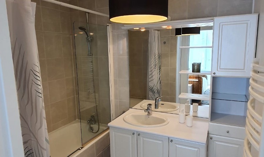 MEUBLÉ – 1 chambre – Paris 1er – Rue Hérold – 58 m2 – 2ème étage avec ascenseur – Loyer charges comprises : 2.250 €