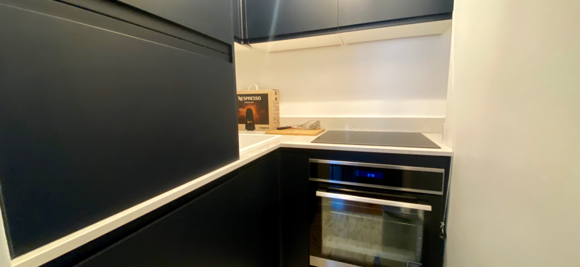 MEUBLÉ – 1 chambre – Paris 17ème – Batignolles – Rue Clairaut – 35 m2 – 4ème étage sans ascenseur – Loyer charges comprises : 1.400 euros