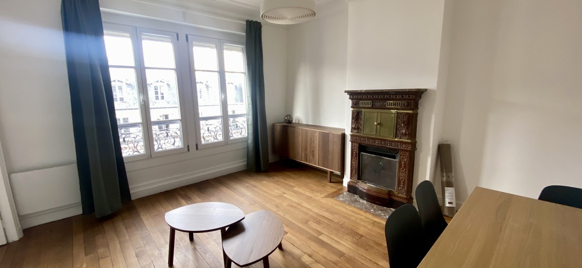 MEUBLÉ – 1 chambre – 39 m2 – Paris 17ème – Villiers / Malesherbes – Rue Jouffroy d’Abbas – 6ème et dernier étage avec ascenseur – Loyer charges comprises : 1.550 euros