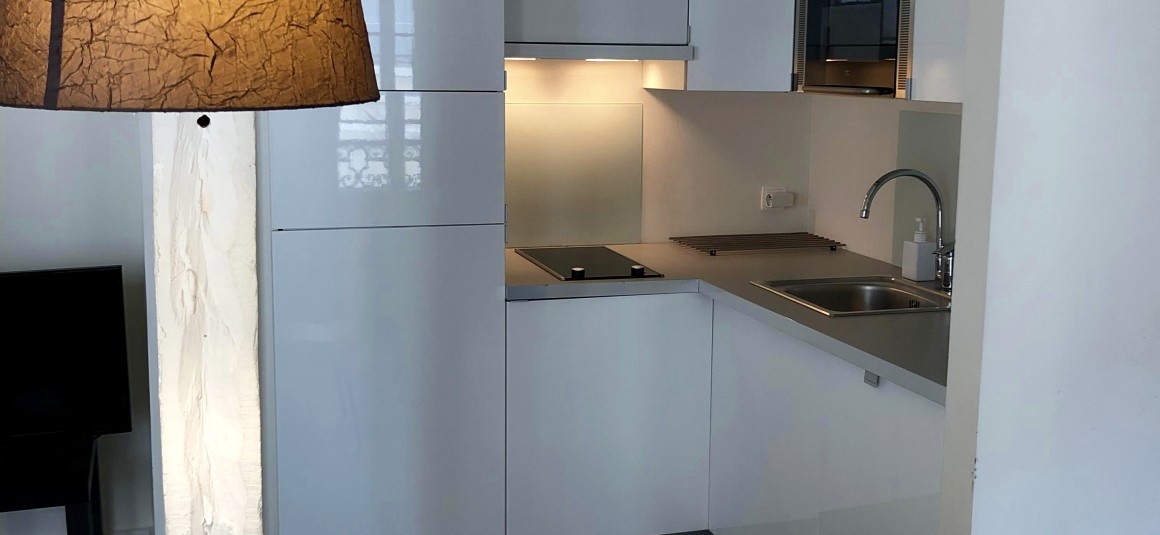 MEUBLÉ – 1 chambre – 42 m2 – Paris 2ème – Rue du Mail – 2ème étage sans ascenseur – Loyer charges comprises : 2.000 euros