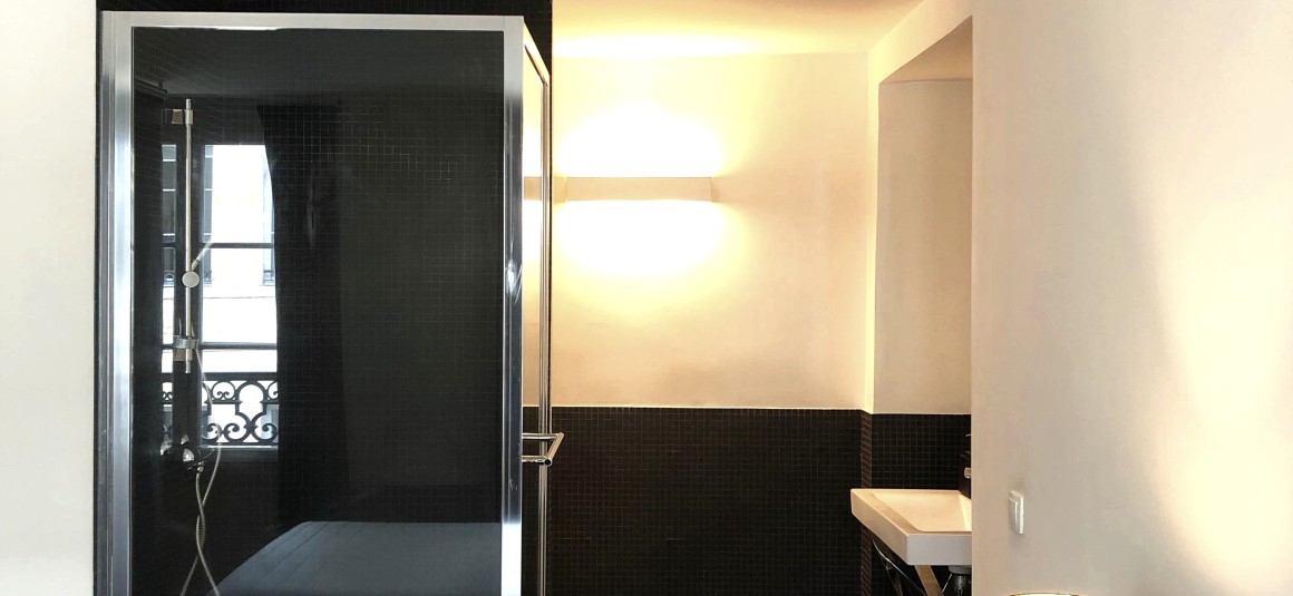 MEUBLÉ – 1 chambre – 42 m2 – Paris 2ème – Rue du Mail – 2ème étage sans ascenseur – Loyer charges comprises : 2.000 euros