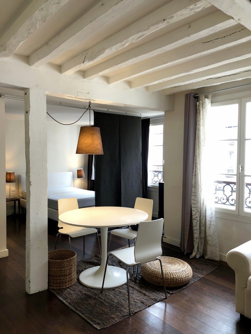 MEUBLÉ – 1 chambre – 42 m2 – Paris 2ème – Rue du Mail – 2ème étage sans ascenseur – Loyer charges comprises : 2.000 euros