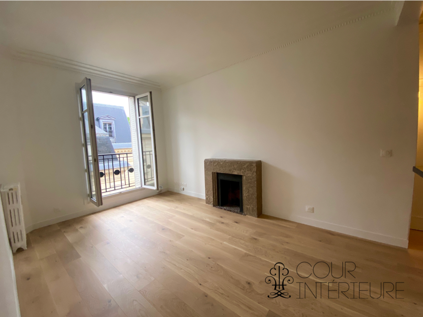 VIDE – 1 chambre – Paris 8ème – Rue Chateaubriand – 45 m2 – 4ème étage ascenseur – Loyer charges comprises : 1.800 euros