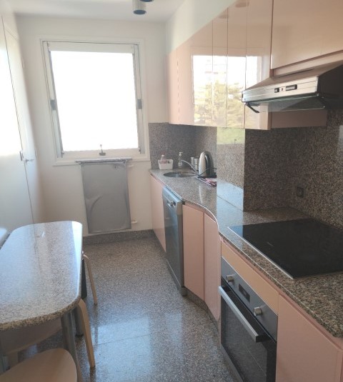 MEUBLÉ – Duplex 3 chambres de 90 m2 + Terrasse environ 26 m2 – Paris 15ème – Rue Théodore Deck – 5ème et dernier étage ascenseur – Loyer charges comprises : 3.246 €