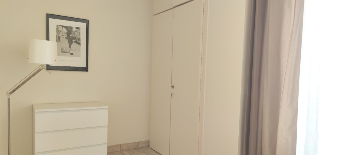 MEUBLÉ – Duplex 3 chambres de 90 m2 + Terrasse environ 26 m2 – Paris 15ème – Rue Théodore Deck – 5ème et dernier étage ascenseur – Loyer charges comprises : 3.246 €