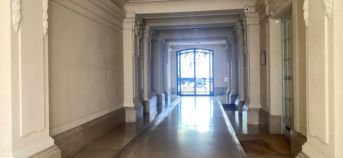 MEUBLÉ – 3 chambres – Avenue Malakoff – PARIS 16ème – 150 m2 – 4ème étage avec ascenseur – Loyer charges comprises : 5.900 euros