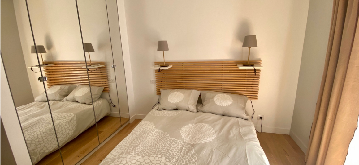 MEUBLÉ – 1 chambre – 43 m2 – Rue Vaugirard – Paris 6ème – 1er étage ascenseur – Loyer charges comprises : 1.800 euros