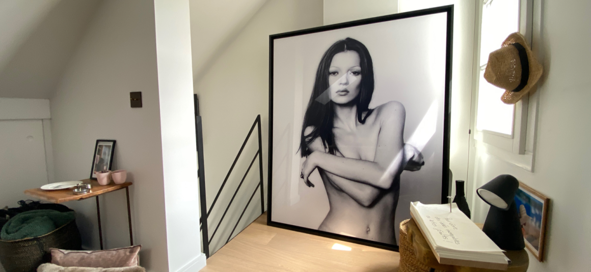 MEUBLÉ – 1 chambre – 34 m2 au sol – Paris 7ème – Rue de Grenelle – Quartier Beaupassage / Raspail – 3ème étage avec ascenseur – Loyer charges comprises : 1.750 euros (possibilité de parking en sous-sol en supplément)