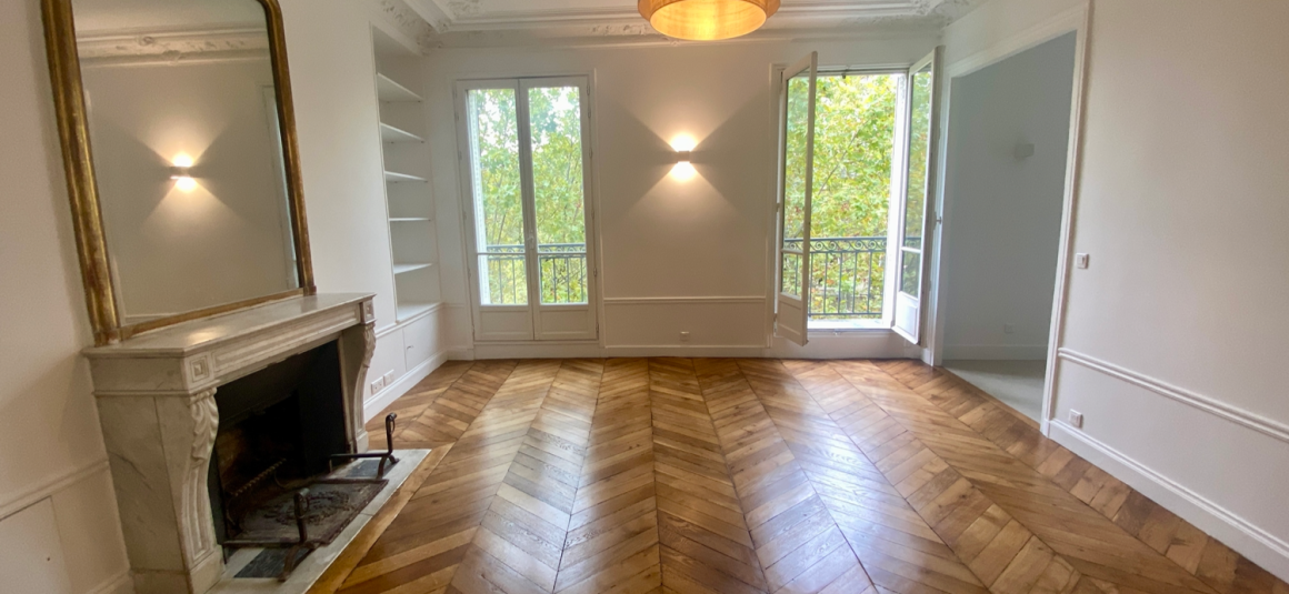 VIDE – Exceptionnel Haut Standing  – 2 chambres – Place Saint Michel – PARIS 6ème – 92 m2 – Balcon filant – 4ème étage avec ascenseur – Loyer charges comprises : 3.700 euros