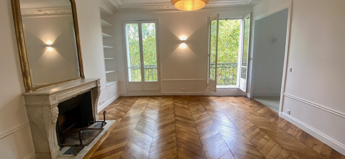 VIDE – Exceptionnel Haut Standing  – 2 chambres – Place Saint Michel – PARIS 6ème – 92 m2 – Balcon filant – 4ème étage avec ascenseur – Loyer charges comprises : 3.700 euros