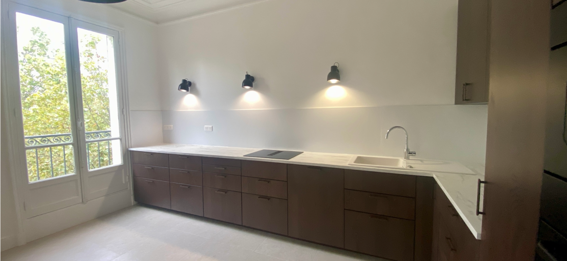 VIDE – Exceptionnel Haut Standing  – 2 chambres – Place Saint Michel – PARIS 6ème – 92 m2 – Balcon filant – 4ème étage avec ascenseur – Loyer charges comprises : 3.700 euros