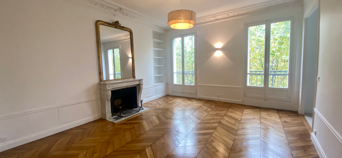 VIDE – Exceptionnel Haut Standing  – 2 chambres – Place Saint Michel – PARIS 6ème – 92 m2 – Balcon filant – 4ème étage avec ascenseur – Loyer charges comprises : 3.700 euros