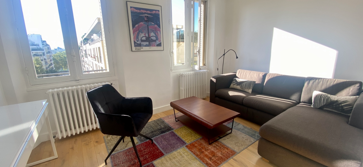 MEUBLÉ – 2 pièces – 39 m2 – Paris 16ème – PASSY – Rue Raynouard – 5ème étage ascenseur – Loyer charges comprises : 1.800 euros (chauffage et eau chaude collectifs)al
