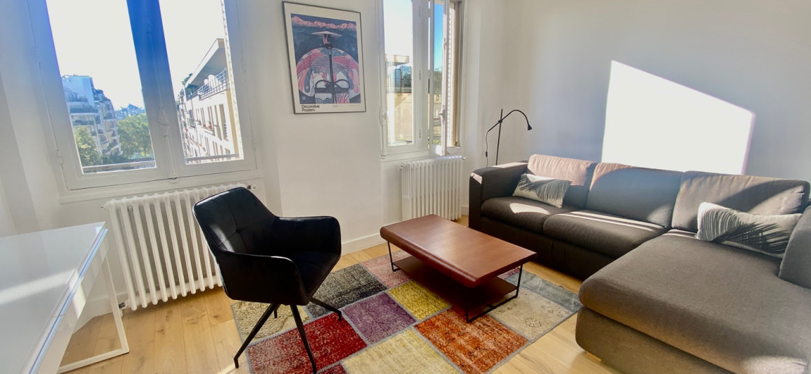 MEUBLÉ – 2 pièces – 39 m2 – Paris 16ème – PASSY – Rue Raynouard – 5ème étage ascenseur – Loyer charges comprises : 1.800 euros (chauffage et eau chaude collectifs)al