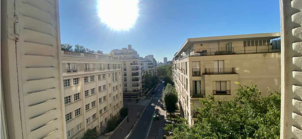 MEUBLÉ – 2 pièces – 39 m2 – Paris 16ème – PASSY – Rue Raynouard – 5ème étage ascenseur – Loyer charges comprises : 1.800 euros (chauffage et eau chaude collectifs)al