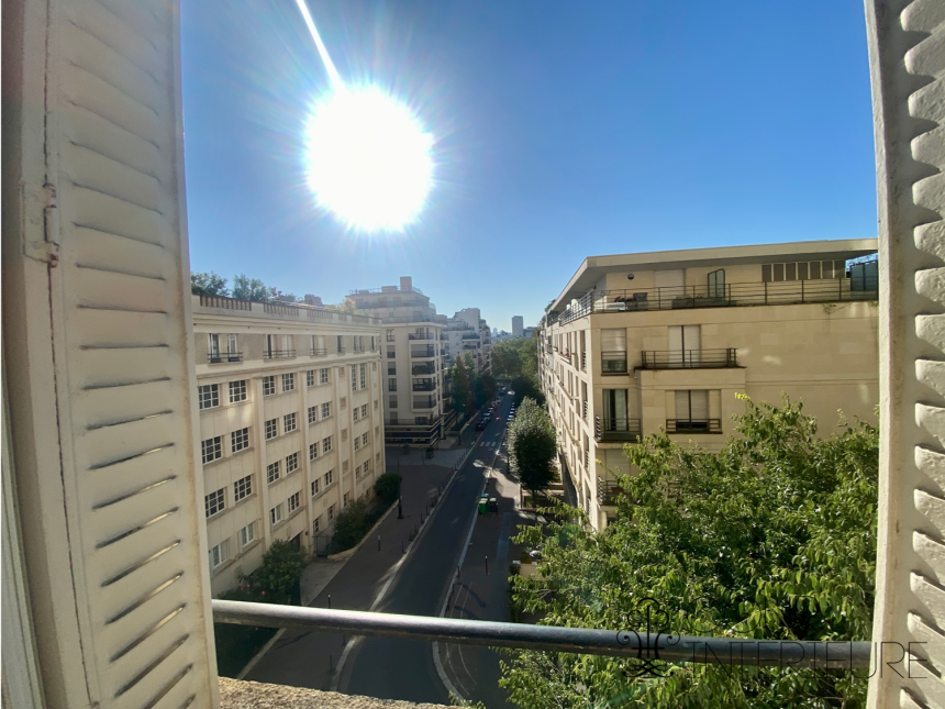 MEUBLÉ – 2 pièces – 39 m2 – Paris 16ème – PASSY – Rue Raynouard – 5ème étage ascenseur – Loyer charges comprises : 1.800 euros (chauffage et eau chaude collectifs)al